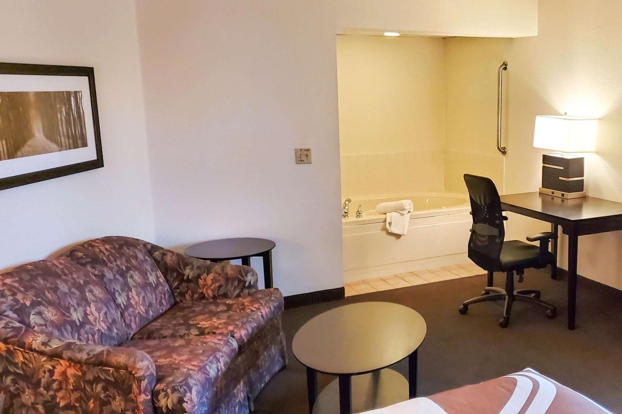 Quality Inn Atchison Экстерьер фото